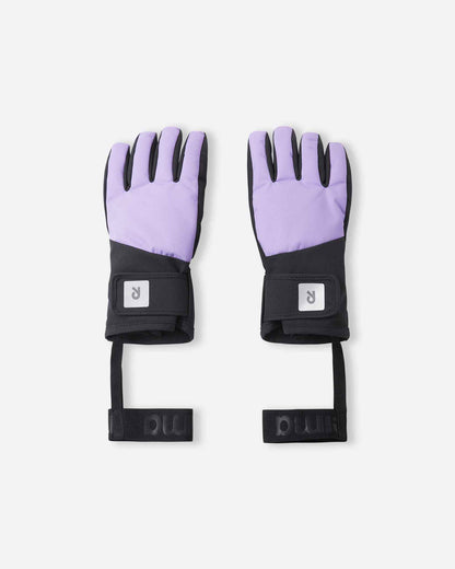 Flat lay view of the backs of the blooming lilac purple Reima Hanskas kids' ski gloves, featuring waterproof ReimaTec fabric, hook-and-loop adjustable wrist straps for a secure fit, and attached safety wrist leashes.