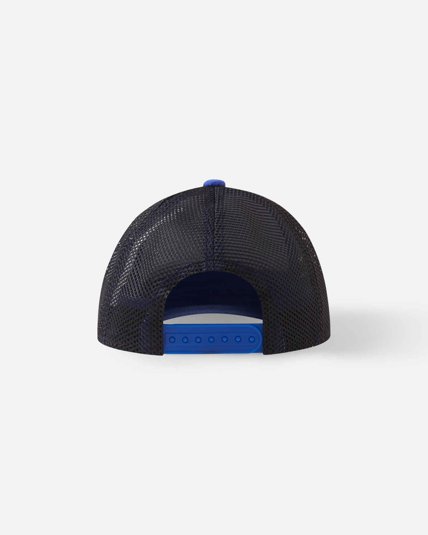 Back view of the sparkly blue Reima Liplatus kids' summer mesh hat, featuring cooling black mesh panels and a secure, easily adjustable blue snapback closure designed to grow with your child.