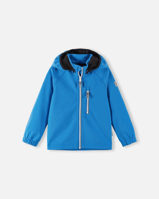 Front view of the Reima Vantti kids' waterproof softshell jacket in cool blue, featuring a full-zip front, a child-safe detachable hood, and a zippered chest pocket for transitional spring and autumn weather.